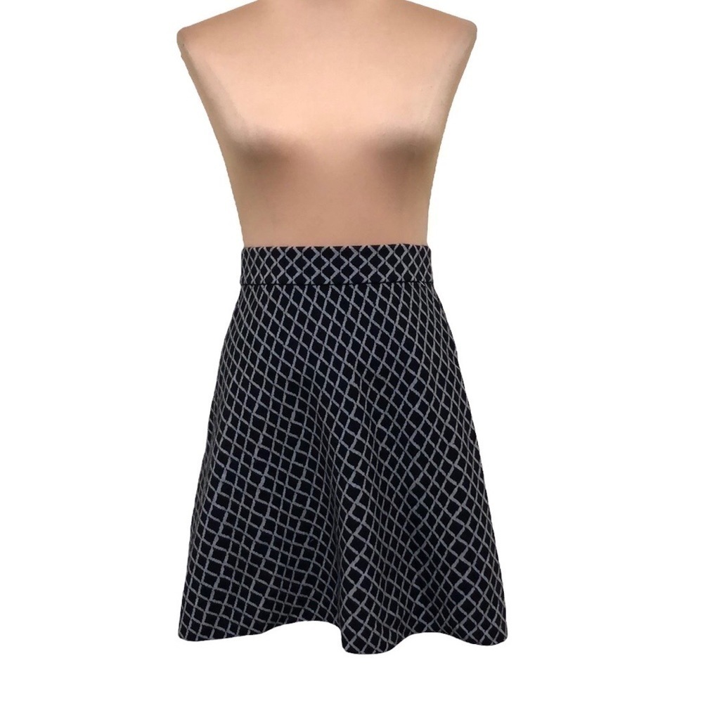 Saks Fifth Avenue Sweater Knit Skirt Size Small Black Gray Diamond Pattern